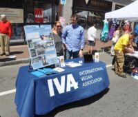 Veganský infostánek na MayFair