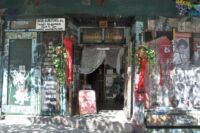 Neuvěřitelný podnik kombinující kavárnu a vetešnictví.