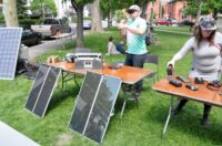 Workshop o tom, jak si vyrobit solární soundsystém.