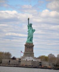 Prťavá socha svobody.